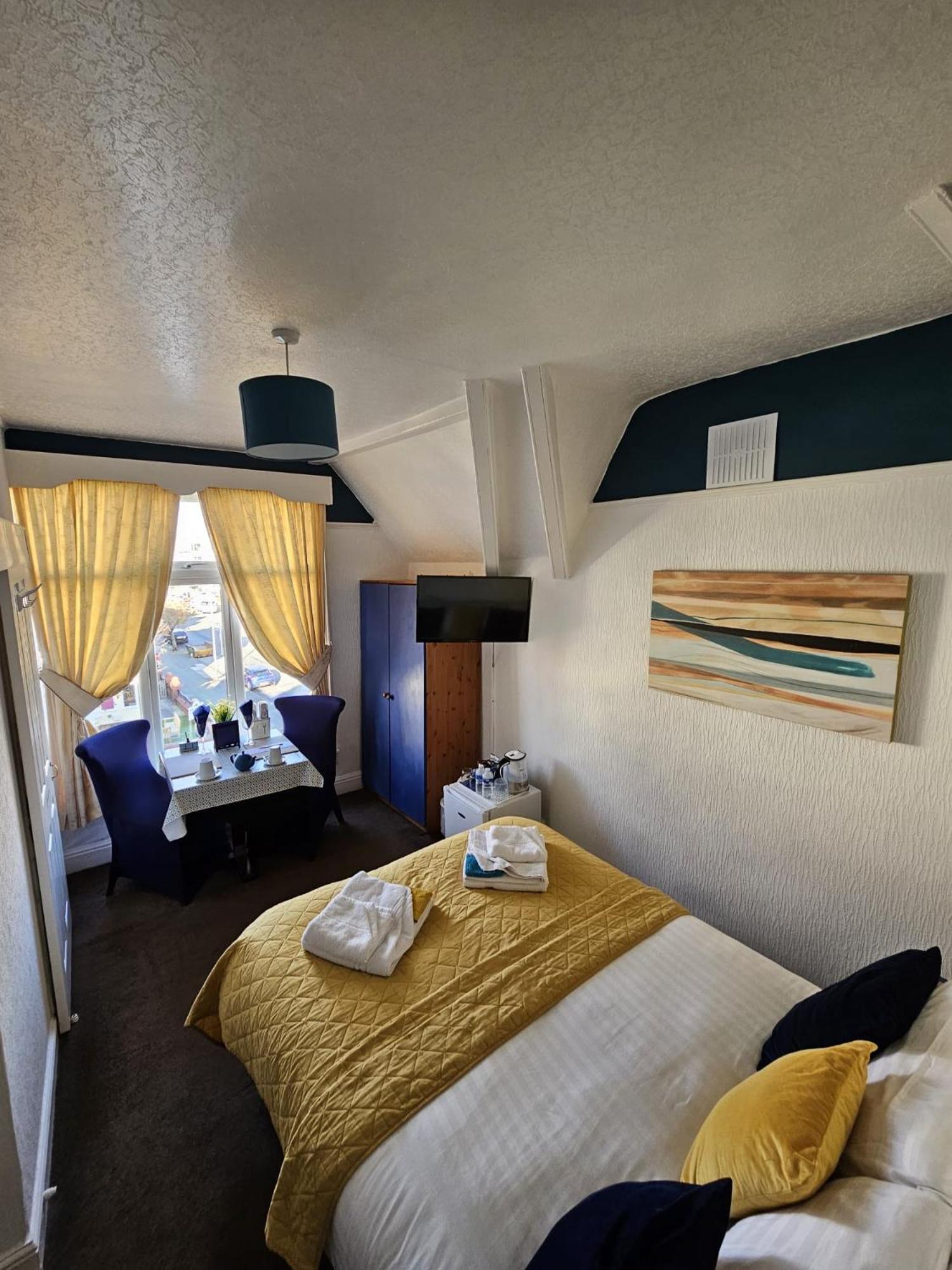 لاندودنو The Tilstone Guest House المظهر الخارجي الصورة