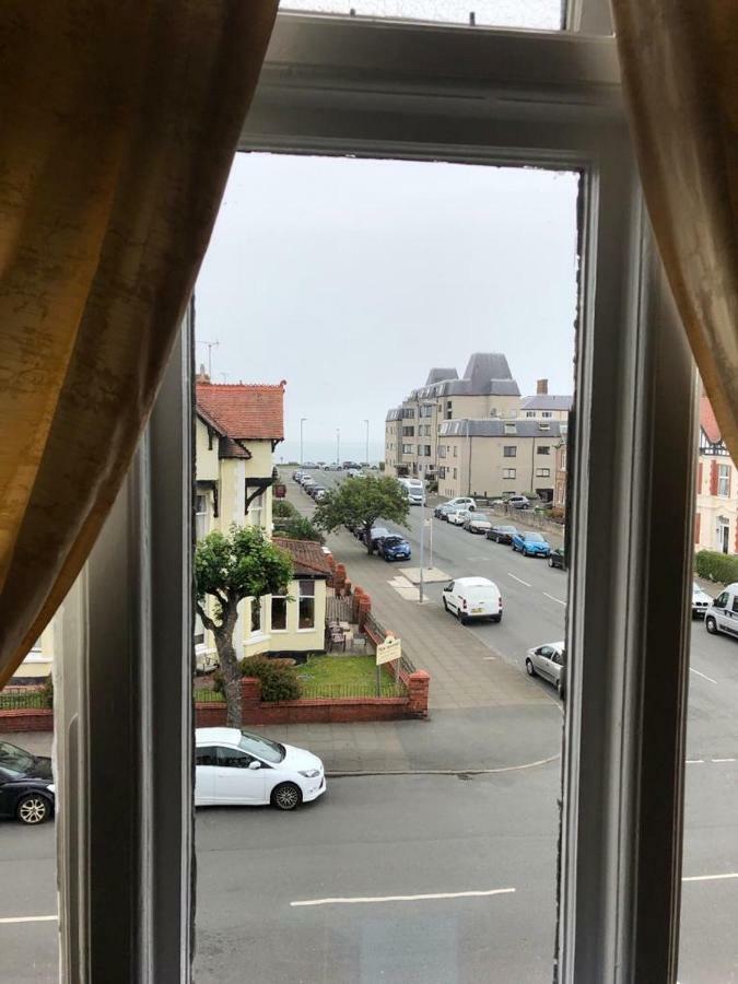 لاندودنو The Tilstone Guest House المظهر الخارجي الصورة